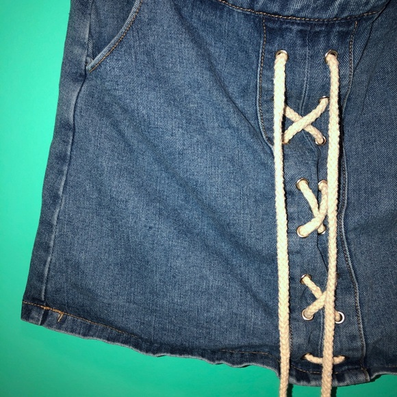 trendy jean skirt with zipper & white tie! - Picture 2 of 4